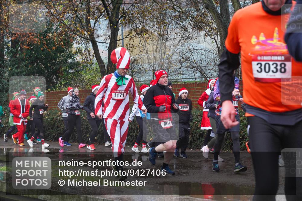 07.12.2025 - St. Pauli X-Mass-Run No. 15 Michael Burmester http://msf.ph/oto/9427406 07.12.2025 10:24:55 Laufen 220, 1171, 604, 2960, 119, 3038 meine-sportfotos.de