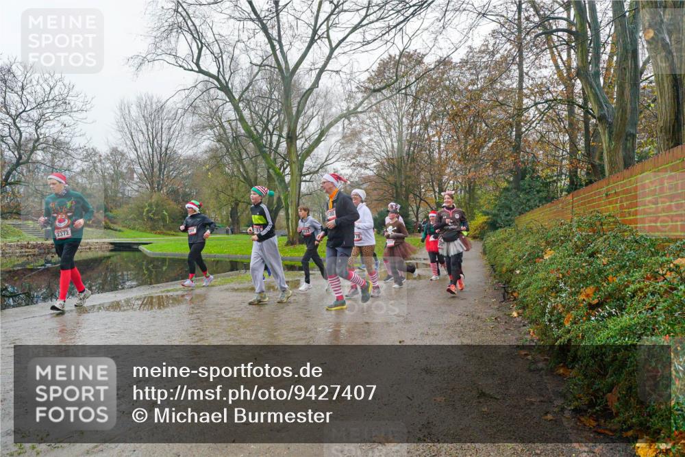 07.12.2025 - St. Pauli X-Mass-Run No. 15 Michael Burmester http://msf.ph/oto/9427407 07.12.2025 11:22:23 Laufen 2372, 2180, 79 meine-sportfotos.de
