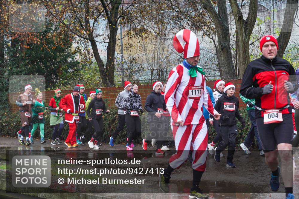 07.12.2025 - St. Pauli X-Mass-Run No. 15 Michael Burmester http://msf.ph/oto/9427413 07.12.2025 10:24:56 Laufen 2992, 300, 499, 908, 4863, 220, 334, 1171, 2960, 604 meine-sportfotos.de