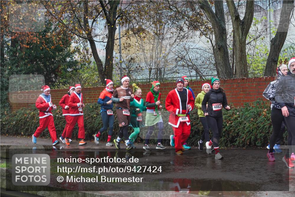 07.12.2025 - St. Pauli X-Mass-Run No. 15 Michael Burmester http://msf.ph/oto/9427424 07.12.2025 10:24:59 Laufen 27, 3392, 2992, 3001, 499, 4863 meine-sportfotos.de