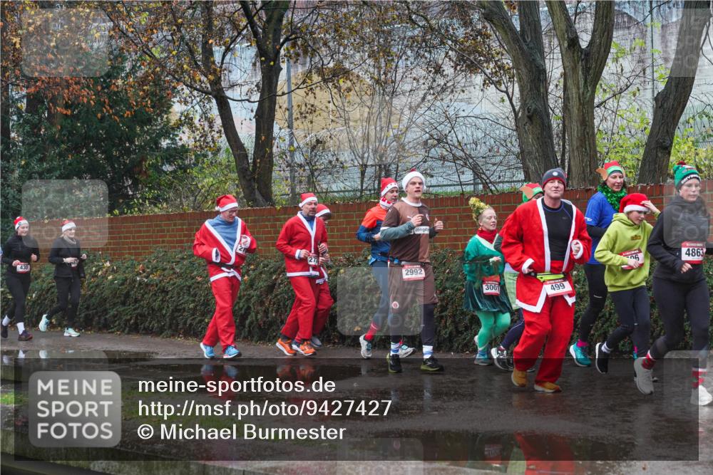 07.12.2025 - St. Pauli X-Mass-Run No. 15 Michael Burmester http://msf.ph/oto/9427427 07.12.2025 10:25:00 Laufen 430, 2992, 3001, 499, 4863 meine-sportfotos.de