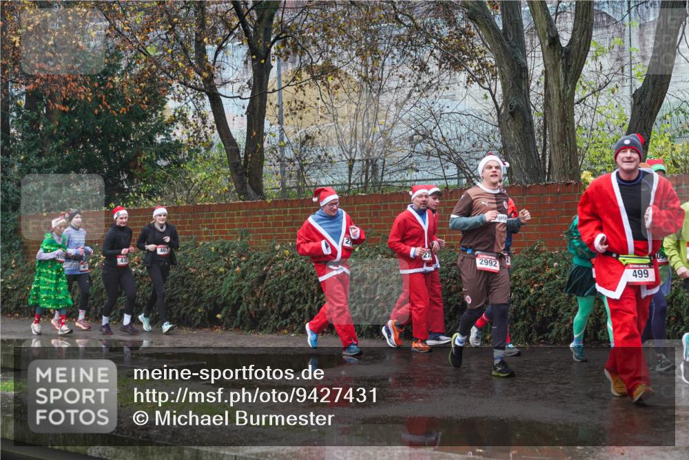 07.12.2025 - St. Pauli X-Mass-Run No. 15 Michael Burmester http://msf.ph/oto/9427431 07.12.2025 10:25:00 Laufen 467, 27, 2992, 499 meine-sportfotos.de