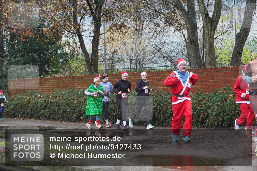 07.12.2025 - St. Pauli X-Mass-Run No. 15 Michael Burmester http://msf.ph/oto/9427433 07.12.2025 10:25:02 Laufen 1096, 430, 27, 27 meine-sportfotos.de
