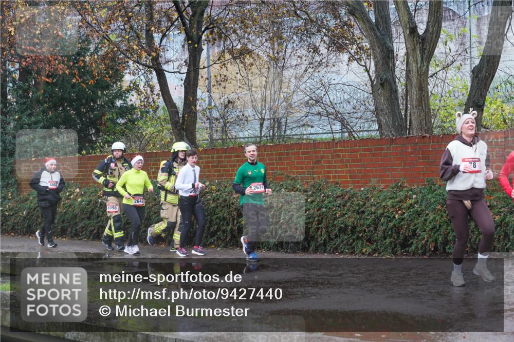 07.12.2025 - St. Pauli X-Mass-Run No. 15 Michael Burmester http://msf.ph/oto/9427440 07.12.2025 10:25:22 Laufen 4862, 1098, 2642, 2674, 8 meine-sportfotos.de