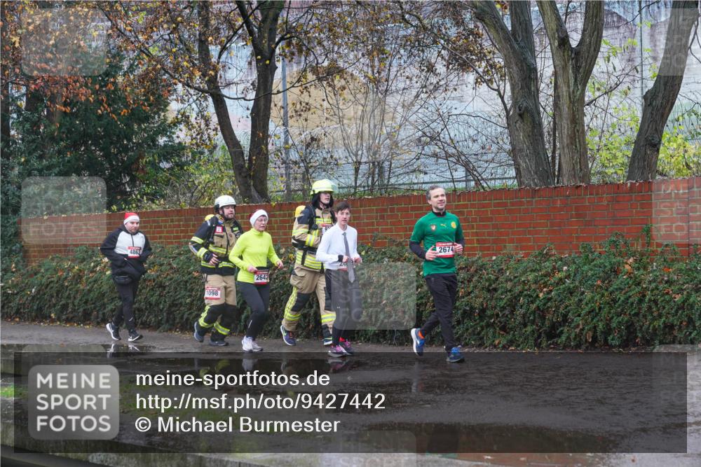 07.12.2025 - St. Pauli X-Mass-Run No. 15 Michael Burmester http://msf.ph/oto/9427442 07.12.2025 10:25:23 Laufen 4862, 1098, 2642, 2674 meine-sportfotos.de