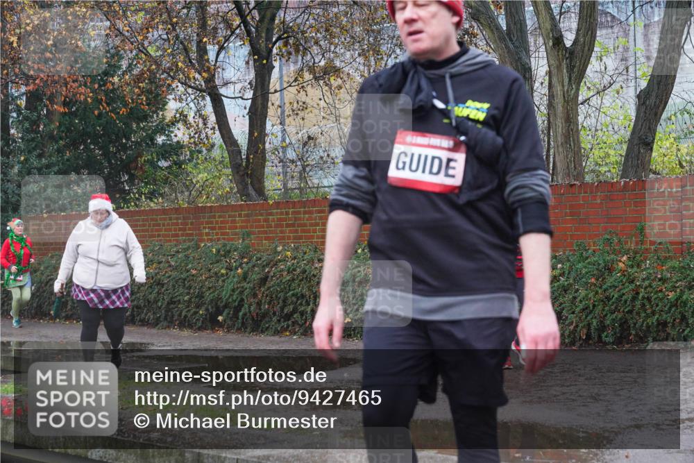 07.12.2025 - St. Pauli X-Mass-Run No. 15 Michael Burmester http://msf.ph/oto/9427465 07.12.2025 10:25:39 Laufen  meine-sportfotos.de