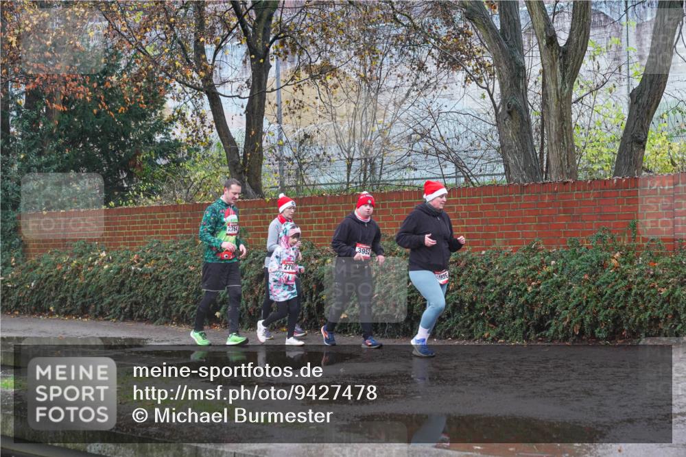 07.12.2025 - St. Pauli X-Mass-Run No. 15 Michael Burmester http://msf.ph/oto/9427478 07.12.2025 10:25:48 Laufen 764, 276, 3952 meine-sportfotos.de