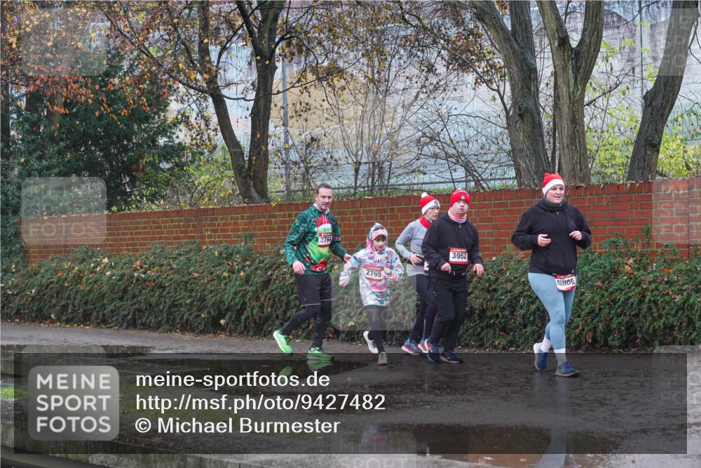 07.12.2025 - St. Pauli X-Mass-Run No. 15 Michael Burmester http://msf.ph/oto/9427482 07.12.2025 10:25:49 Laufen 2764, 2765, 3952 meine-sportfotos.de