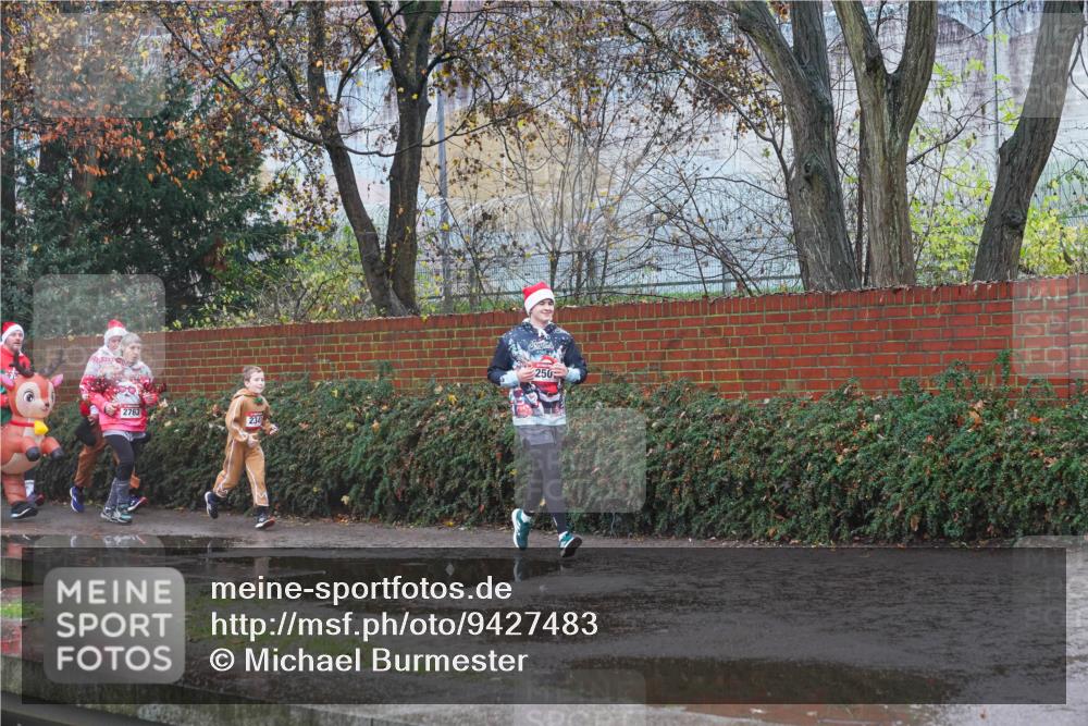 07.12.2025 - St. Pauli X-Mass-Run No. 15 Michael Burmester http://msf.ph/oto/9427483 07.12.2025 10:25:54 Laufen 2763, 2341, 250 meine-sportfotos.de