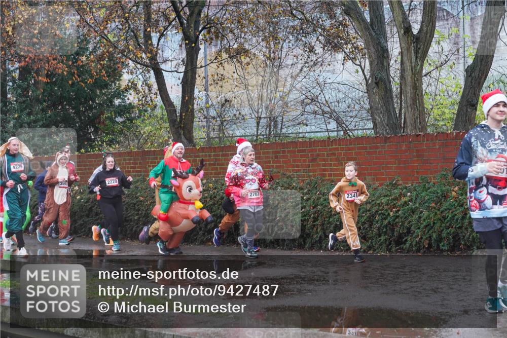 07.12.2025 - St. Pauli X-Mass-Run No. 15 Michael Burmester http://msf.ph/oto/9427487 07.12.2025 10:25:56 Laufen 4229, 2220, 2763, 2341 meine-sportfotos.de