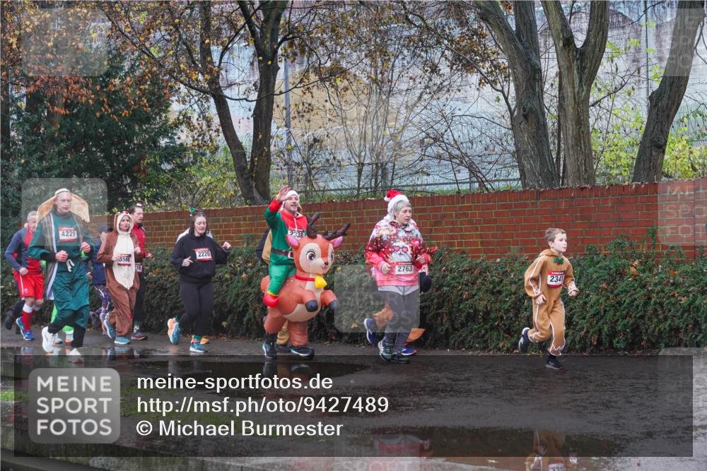 07.12.2025 - St. Pauli X-Mass-Run No. 15 Michael Burmester http://msf.ph/oto/9427489 07.12.2025 10:25:57 Laufen 4229, 3548, 2220, 238, 2763, 2341 meine-sportfotos.de