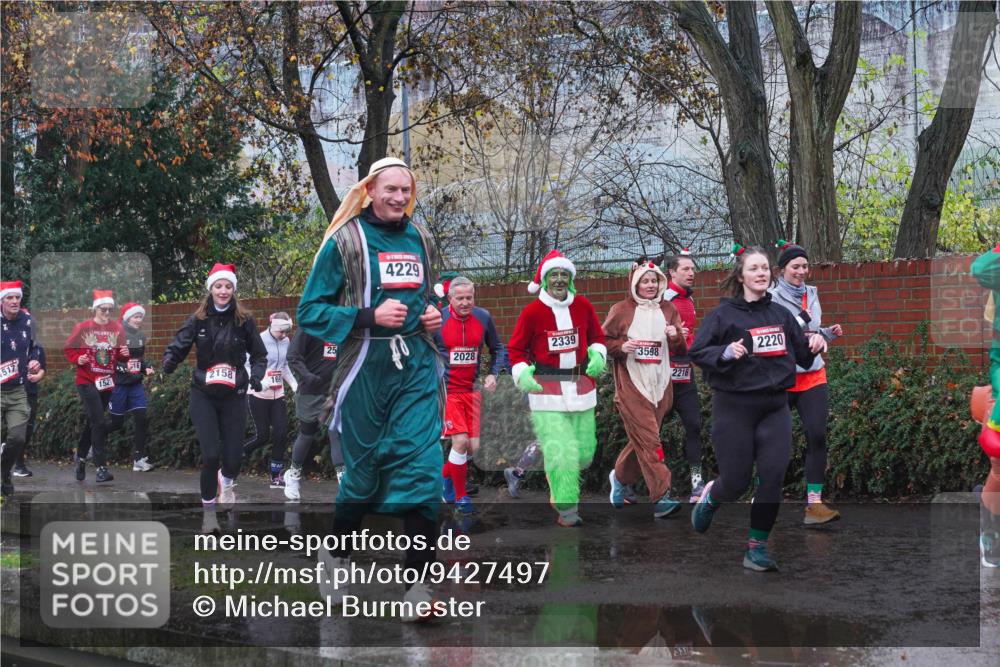 07.12.2025 - St. Pauli X-Mass-Run No. 15 Michael Burmester http://msf.ph/oto/9427497 07.12.2025 10:25:59 Laufen 517, 152, 16, 4229, 2339, 25, 3598, 2028, 2216, 2158, 2220 meine-sportfotos.de
