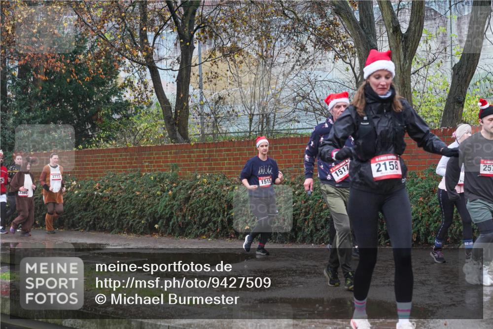 07.12.2025 - St. Pauli X-Mass-Run No. 15 Michael Burmester http://msf.ph/oto/9427509 07.12.2025 10:26:03 Laufen 3380, 2777, 1515, 1517, 2158, 257 meine-sportfotos.de