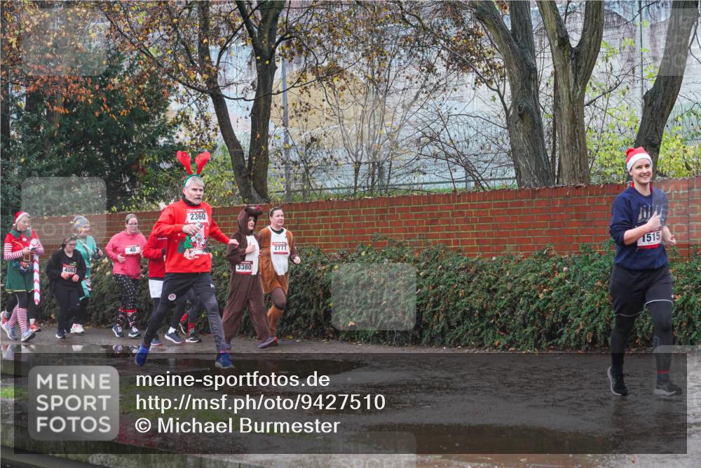 07.12.2025 - St. Pauli X-Mass-Run No. 15 Michael Burmester http://msf.ph/oto/9427510 07.12.2025 10:26:05 Laufen 4063, 40, 2360, 3380, 2777, 1515 meine-sportfotos.de