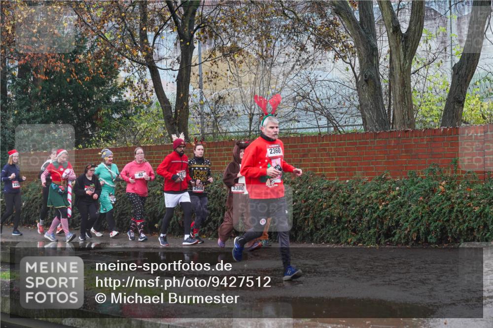 07.12.2025 - St. Pauli X-Mass-Run No. 15 Michael Burmester http://msf.ph/oto/9427512 07.12.2025 10:26:05 Laufen 4063, 40, 2611, 2608, 3380, 2360 meine-sportfotos.de