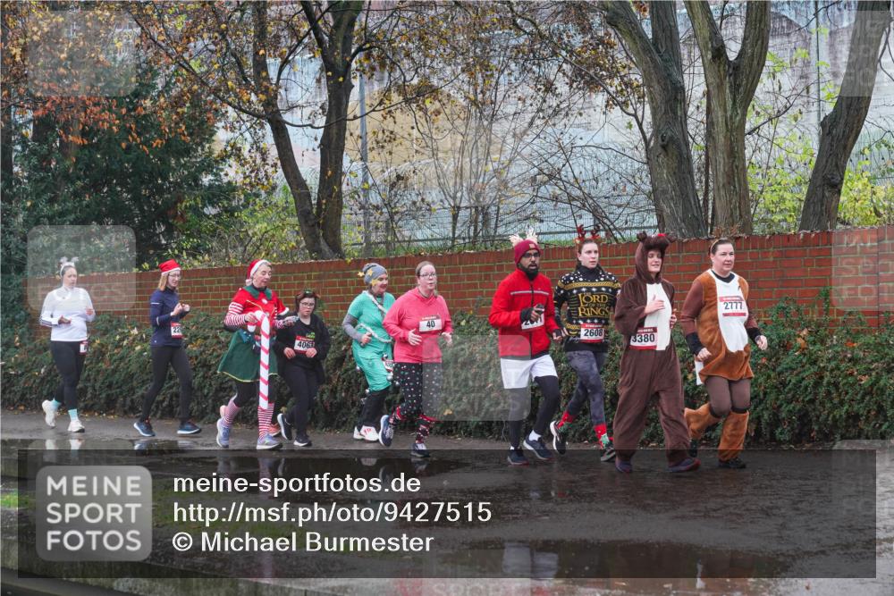 07.12.2025 - St. Pauli X-Mass-Run No. 15 Michael Burmester http://msf.ph/oto/9427515 07.12.2025 10:26:07 Laufen 40, 4063, 2608, 3380, 3777, 2777 meine-sportfotos.de