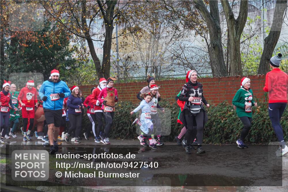 07.12.2025 - St. Pauli X-Mass-Run No. 15 Michael Burmester http://msf.ph/oto/9427540 07.12.2025 10:26:18 Laufen 2235, 3019, 2165, 2241, 1982, 2239, 22, 2328, 2286 meine-sportfotos.de