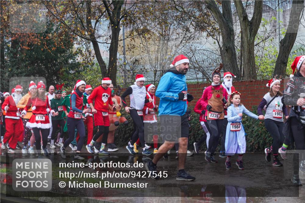 07.12.2025 - St. Pauli X-Mass-Run No. 15 Michael Burmester http://msf.ph/oto/9427545 07.12.2025 10:26:20 Laufen 178, 1362, 2235, 2241, 2239, 2233, 500, 1984, 1982 meine-sportfotos.de