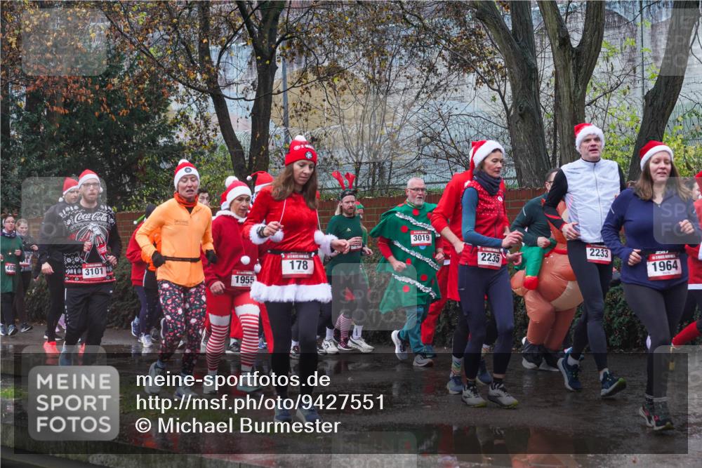 07.12.2025 - St. Pauli X-Mass-Run No. 15 Michael Burmester http://msf.ph/oto/9427551 07.12.2025 10:26:22 Laufen 3019, 2235, 2233, 178, 1964, 486, 13101, 1955 meine-sportfotos.de