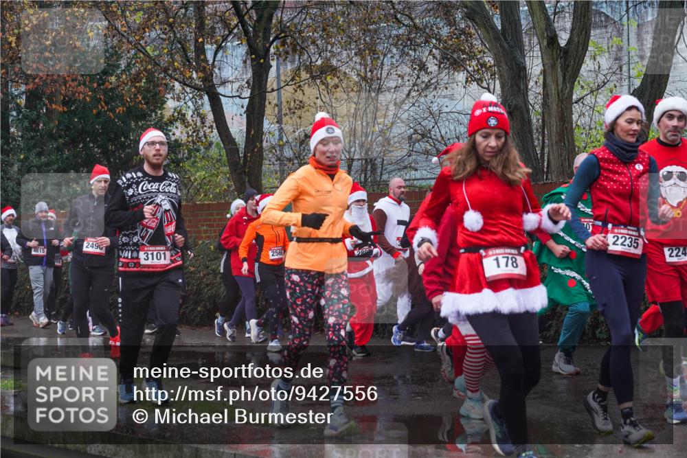 07.12.2025 - St. Pauli X-Mass-Run No. 15 Michael Burmester http://msf.ph/oto/9427556 07.12.2025 10:26:24 Laufen 4615, 2496, 3101, 2566, 280, 178, 01, 2235, 224 meine-sportfotos.de
