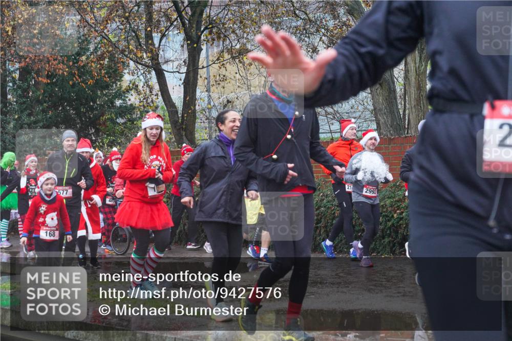 07.12.2025 - St. Pauli X-Mass-Run No. 15 Michael Burmester http://msf.ph/oto/9427576 07.12.2025 10:26:30 Laufen 577, 489, 168, 21, 2993, 2 meine-sportfotos.de