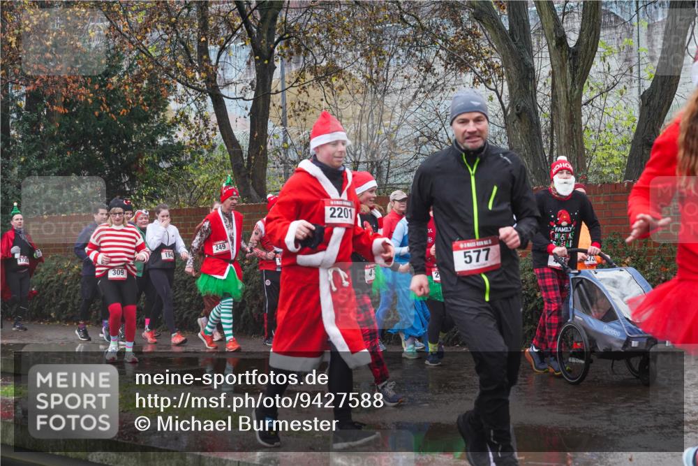 07.12.2025 - St. Pauli X-Mass-Run No. 15 Michael Burmester http://msf.ph/oto/9427588 07.12.2025 10:26:33 Laufen 309, 194, 249, 2201, 577, 1980 meine-sportfotos.de