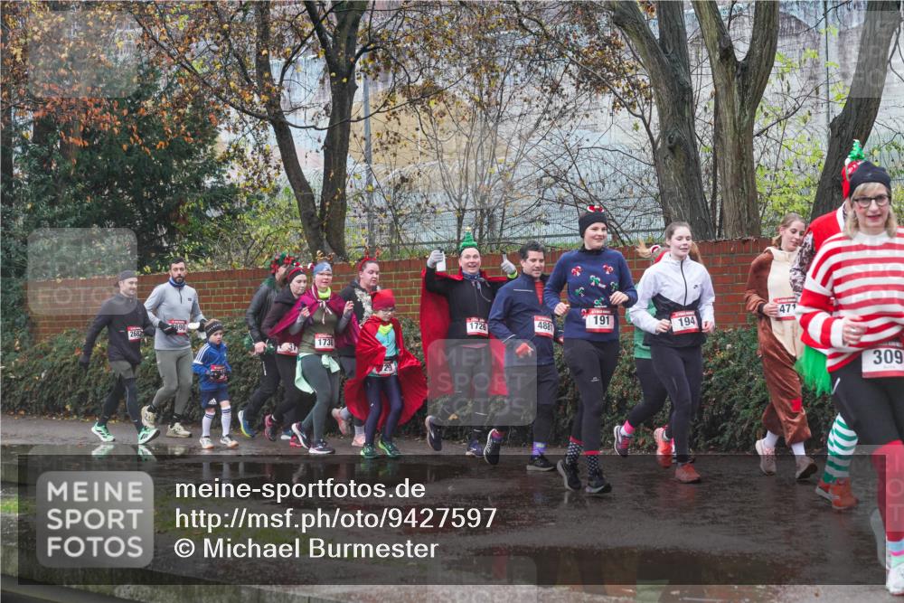 07.12.2025 - St. Pauli X-Mass-Run No. 15 Michael Burmester http://msf.ph/oto/9427597 07.12.2025 10:26:37 Laufen 471, 1726, 4881, 191, 194, 2683, 1730, 309 meine-sportfotos.de