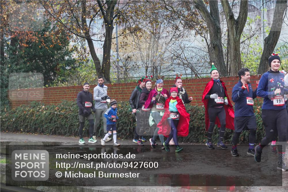 07.12.2025 - St. Pauli X-Mass-Run No. 15 Michael Burmester http://msf.ph/oto/9427600 07.12.2025 10:26:39 Laufen 2683, 1730, 1729, 1726, 4881, 191 meine-sportfotos.de