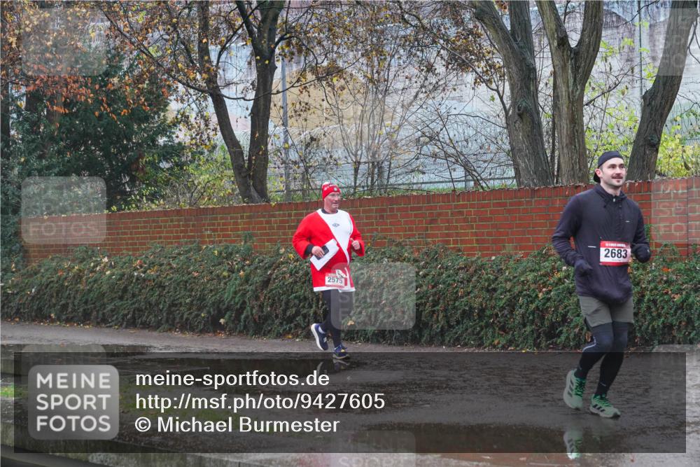 07.12.2025 - St. Pauli X-Mass-Run No. 15 Michael Burmester http://msf.ph/oto/9427605 07.12.2025 10:26:43 Laufen 2575, 2683 meine-sportfotos.de