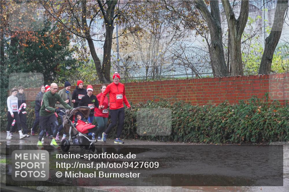 07.12.2025 - St. Pauli X-Mass-Run No. 15 Michael Burmester http://msf.ph/oto/9427609 07.12.2025 10:26:52 Laufen 2538, 322, 4478, 3228 meine-sportfotos.de
