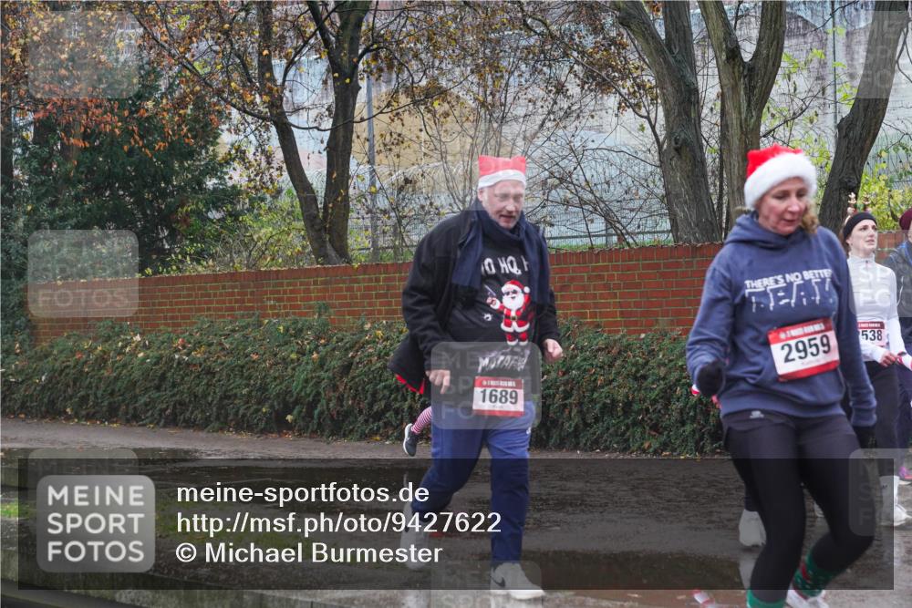 07.12.2025 - St. Pauli X-Mass-Run No. 15 Michael Burmester http://msf.ph/oto/9427622 07.12.2025 10:26:58 Laufen 1689, 2959, 538 meine-sportfotos.de