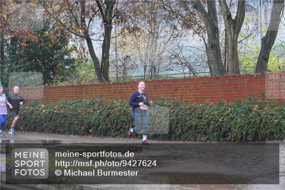 07.12.2025 - St. Pauli X-Mass-Run No. 15 Michael Burmester http://msf.ph/oto/9427624 07.12.2025 10:27:02 Laufen 592, 1305 meine-sportfotos.de