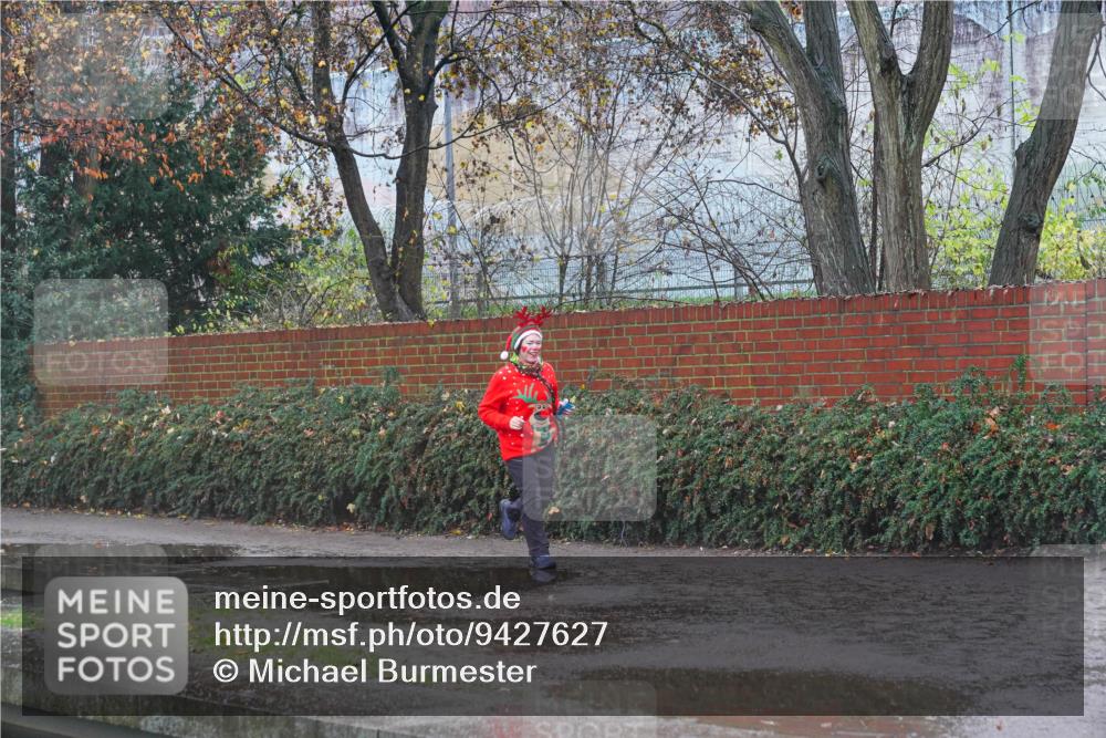 07.12.2025 - St. Pauli X-Mass-Run No. 15 Michael Burmester http://msf.ph/oto/9427627 07.12.2025 10:27:07 Laufen  meine-sportfotos.de