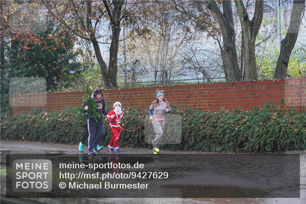 07.12.2025 - St. Pauli X-Mass-Run No. 15 Michael Burmester http://msf.ph/oto/9427629 07.12.2025 10:27:27 Laufen 2297 meine-sportfotos.de