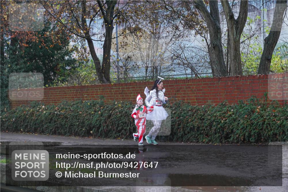 07.12.2025 - St. Pauli X-Mass-Run No. 15 Michael Burmester http://msf.ph/oto/9427647 07.12.2025 10:28:12 Laufen 236, 248 meine-sportfotos.de