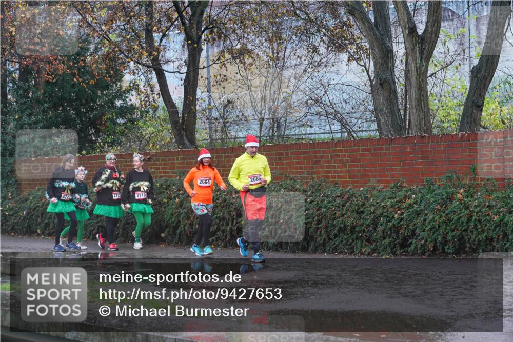 07.12.2025 - St. Pauli X-Mass-Run No. 15 Michael Burmester http://msf.ph/oto/9427653 07.12.2025 10:28:29 Laufen 2664, 2727, 272, 2719, 2665 meine-sportfotos.de
