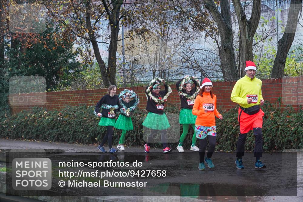 07.12.2025 - St. Pauli X-Mass-Run No. 15 Michael Burmester http://msf.ph/oto/9427658 07.12.2025 10:28:32 Laufen 2721, 2727, 2713, 2664, 65 meine-sportfotos.de