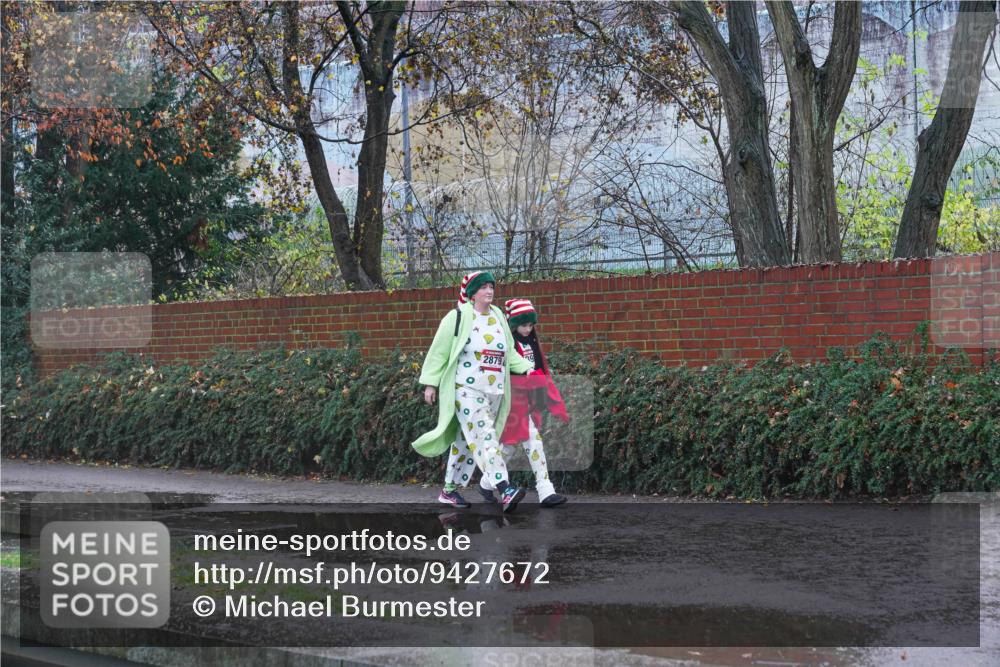 07.12.2025 - St. Pauli X-Mass-Run No. 15 Michael Burmester http://msf.ph/oto/9427672 07.12.2025 10:29:22 Laufen 2879 meine-sportfotos.de