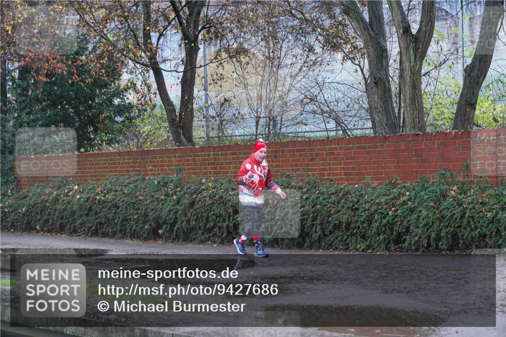 07.12.2025 - St. Pauli X-Mass-Run No. 15 Michael Burmester http://msf.ph/oto/9427686 07.12.2025 10:32:16 Laufen 70 meine-sportfotos.de