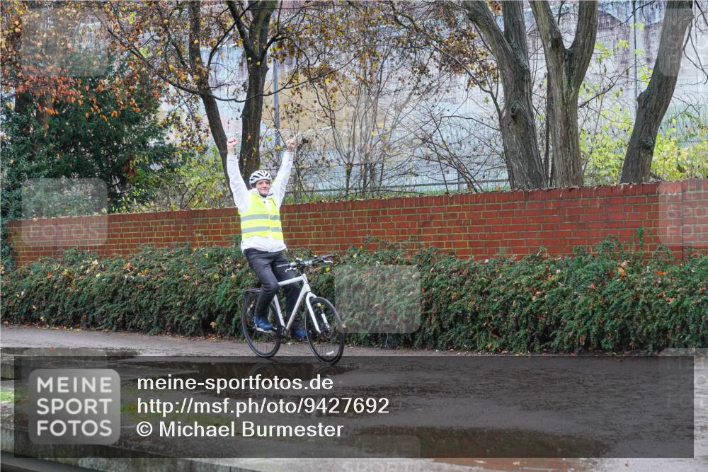 07.12.2025 - St. Pauli X-Mass-Run No. 15 Michael Burmester http://msf.ph/oto/9427692 07.12.2025 10:36:06 Laufen  meine-sportfotos.de