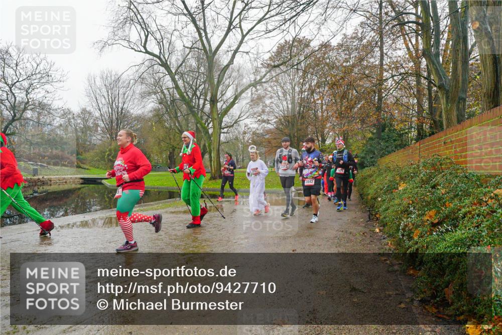 07.12.2025 - St. Pauli X-Mass-Run No. 15 Michael Burmester http://msf.ph/oto/9427710 07.12.2025 11:25:19 Laufen 3313, 2842 meine-sportfotos.de
