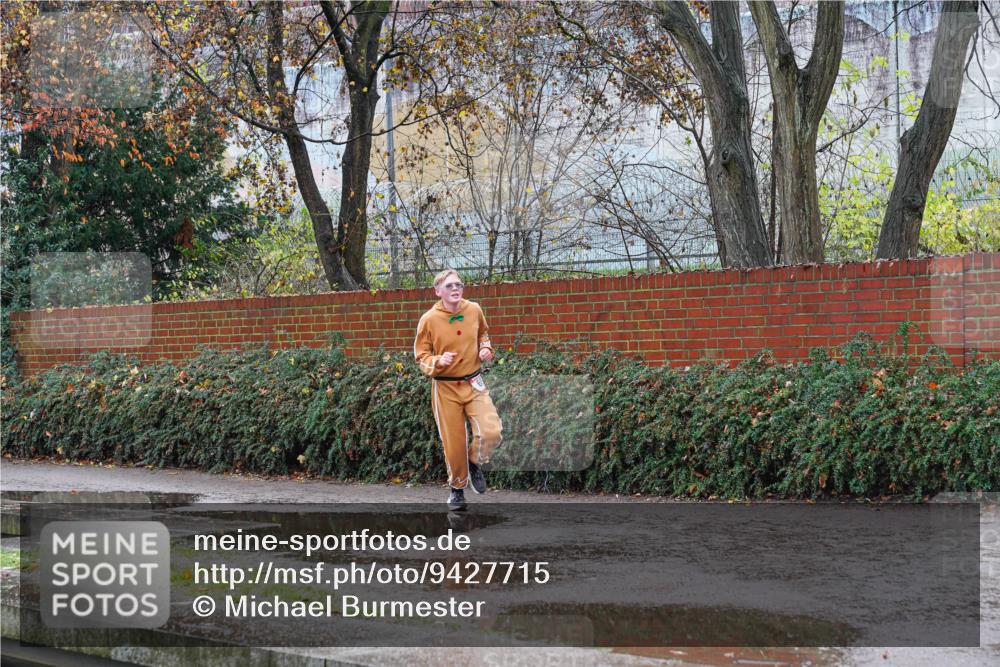 07.12.2025 - St. Pauli X-Mass-Run No. 15 Michael Burmester http://msf.ph/oto/9427715 07.12.2025 10:38:34 Laufen  meine-sportfotos.de