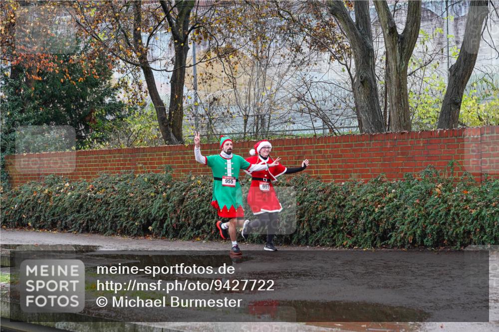 07.12.2025 - St. Pauli X-Mass-Run No. 15 Michael Burmester http://msf.ph/oto/9427722 07.12.2025 10:39:16 Laufen 955, 951 meine-sportfotos.de