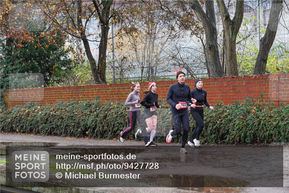 07.12.2025 - St. Pauli X-Mass-Run No. 15 Michael Burmester http://msf.ph/oto/9427728 07.12.2025 10:40:09 Laufen 566, 763 meine-sportfotos.de