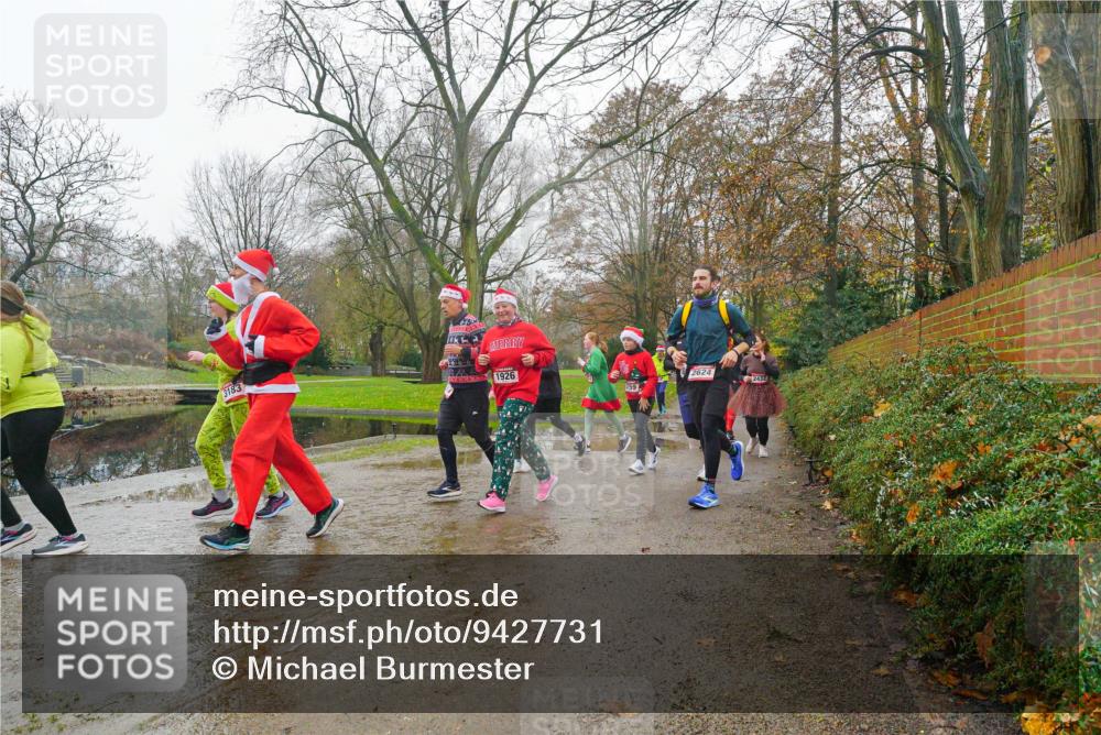 07.12.2025 - St. Pauli X-Mass-Run No. 15 Michael Burmester http://msf.ph/oto/9427731 07.12.2025 11:25:27 Laufen 3183, 1926, 2624, 2432 meine-sportfotos.de