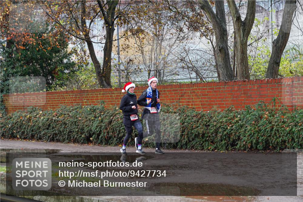 07.12.2025 - St. Pauli X-Mass-Run No. 15 Michael Burmester http://msf.ph/oto/9427734 07.12.2025 10:40:24 Laufen 1160, 1174 meine-sportfotos.de