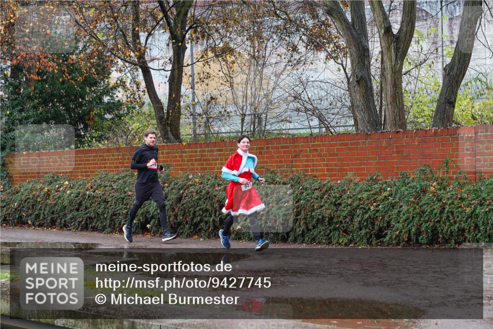 07.12.2025 - St. Pauli X-Mass-Run No. 15 Michael Burmester http://msf.ph/oto/9427745 07.12.2025 10:40:36 Laufen 941 meine-sportfotos.de