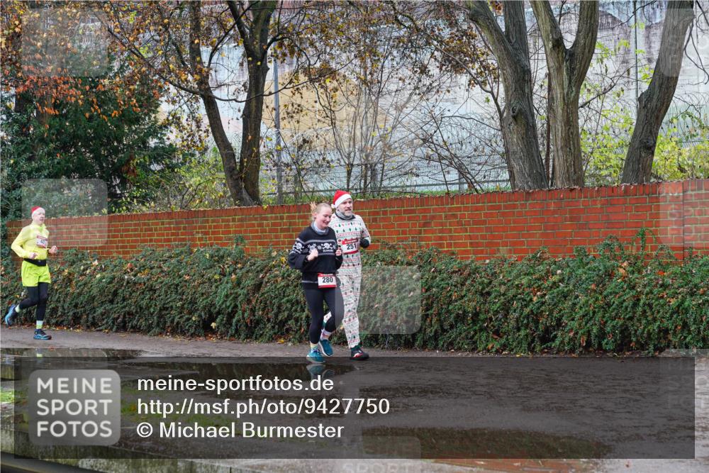 07.12.2025 - St. Pauli X-Mass-Run No. 15 Michael Burmester http://msf.ph/oto/9427750 07.12.2025 10:40:45 Laufen 280, 251 meine-sportfotos.de