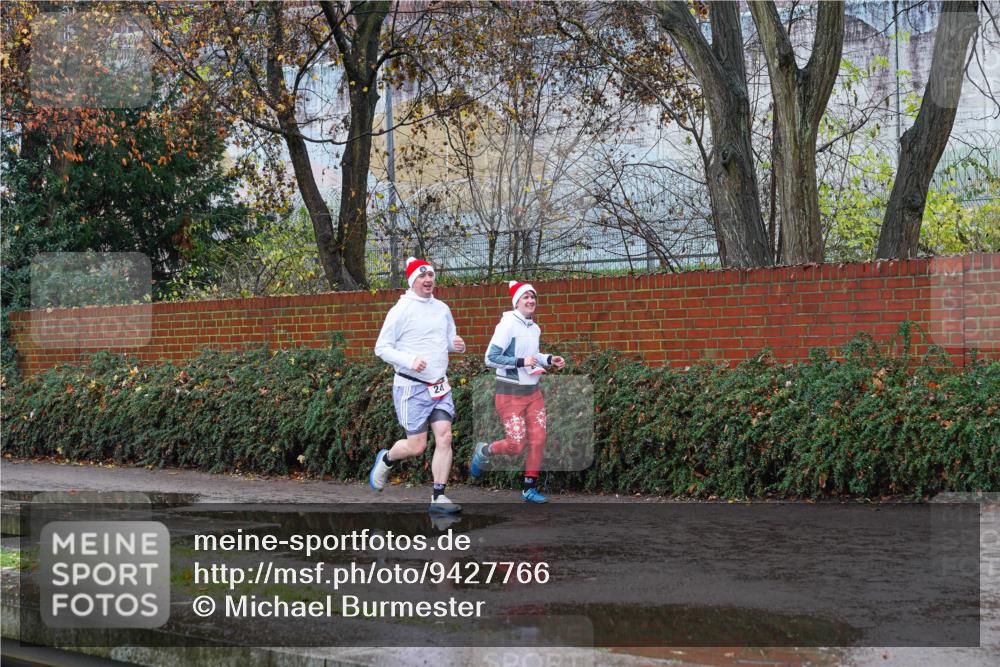 07.12.2025 - St. Pauli X-Mass-Run No. 15 Michael Burmester http://msf.ph/oto/9427766 07.12.2025 10:41:27 Laufen  meine-sportfotos.de
