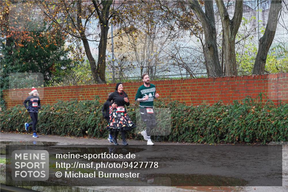 07.12.2025 - St. Pauli X-Mass-Run No. 15 Michael Burmester http://msf.ph/oto/9427778 07.12.2025 10:41:41 Laufen 225, 20, 25 meine-sportfotos.de